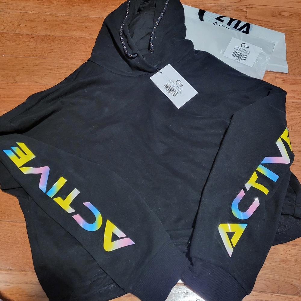 ZYIA Crop Hoodie